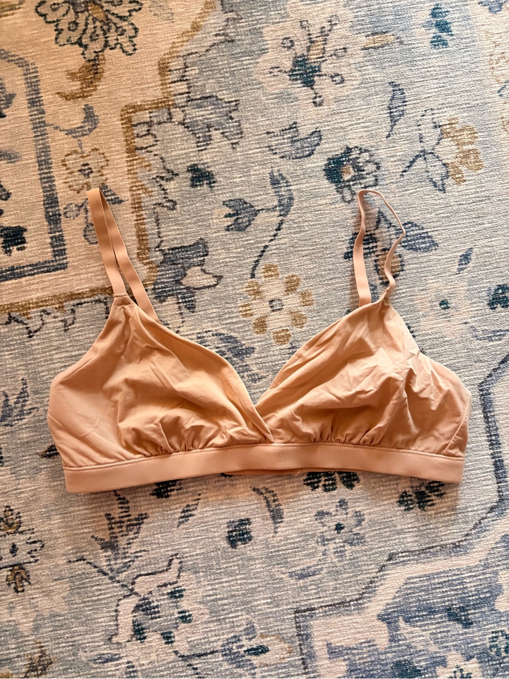 SKIMS Soft Triangle Bralette — Beige